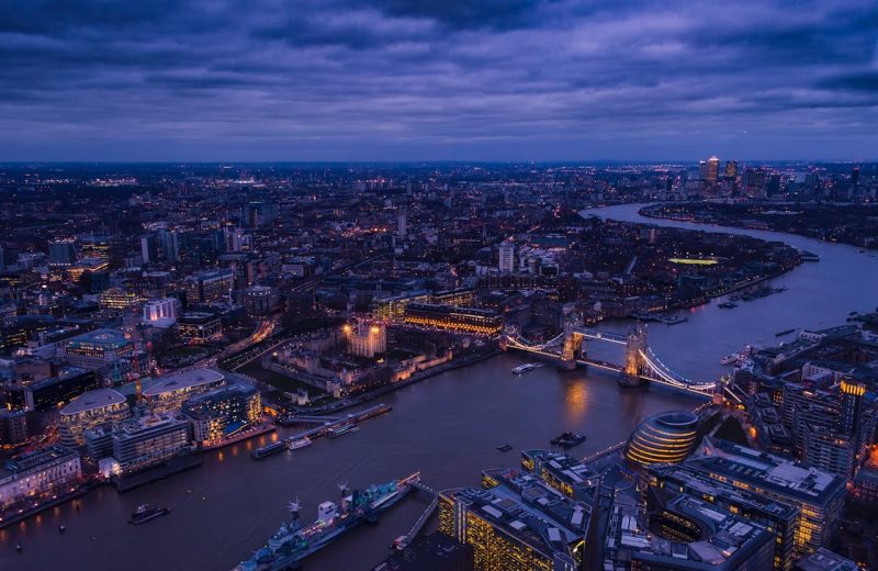 A picture of the London skyline at dusk