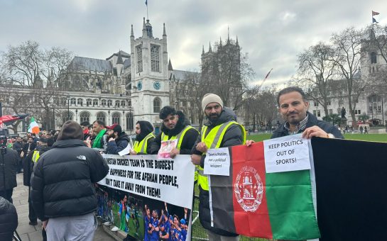 Afghan protestors outside parliament. Picture taken by Fahima Zaheen (AAP) with permission to use.