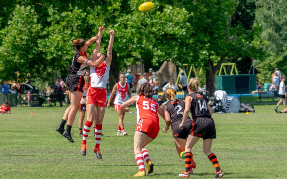 London Giants (black kit) playing in last years Grand Final.